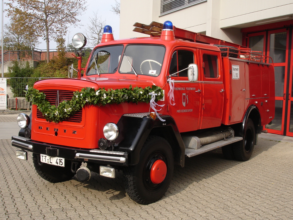 Tanklöschfahrzeug (TLF 16)